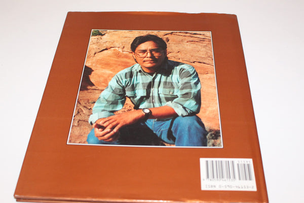 Navajo: Visions and Voices Across the Mesa Begay, Shonto