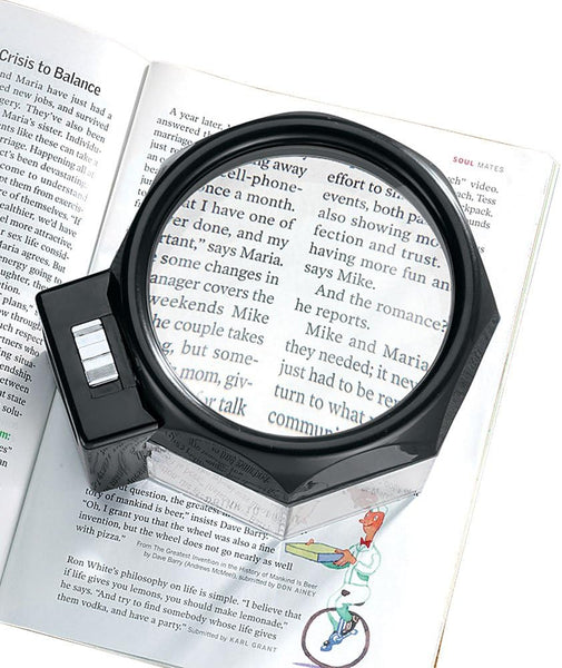 Iluminated Magnifier: 5× Magnification