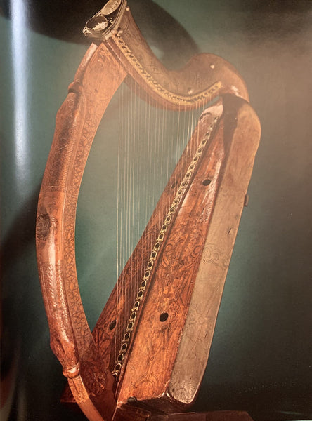 Treasures of Irish Art, 1500 B.C. to 1500 A.D. From the collections of the National Museum of Ireland, Royal Irish Academy, Trinity College, Dublin. [Hardcover] New York. The Metropolitan Museum of Art.